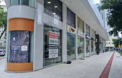 Imagem: O depósito possui 2 Vagas na garagem, 80m² de Área e está