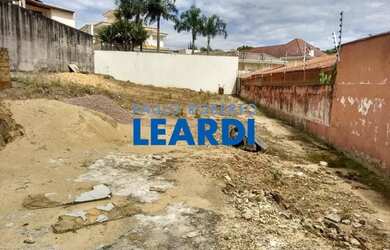 Imagem: O terreno possui 579m² de Área e está localizado em Parque