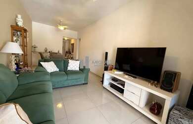 Imagem 8: Na Tijuca, em frente ao Shopping Tijuca, apartamento à venda com 100m², três quartos (send