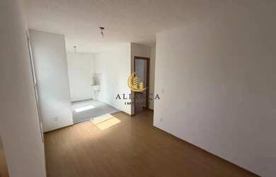 Imagem: O apartamento possui 2 Dormitórios, 1 Banheiro, 1 Vaga na garagem