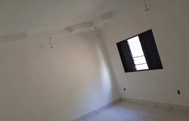 Imagem 2: ALUGO CASA 2Q EM SENADOR CANEDO