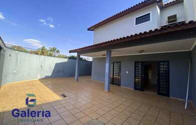 Imagem: O depósito possui 4 Vagas na garagem, 231m² de Área e está