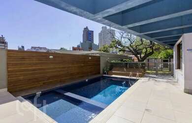 Imagem: O apartamento possui 2 Dormitórios, 1 Banheiro, 1 Vaga na garagem