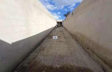 Imagem 2: Vende-se casa com área ampla