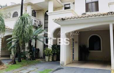 Imagem: A casa em condomínio possui 3 Dormitórios, 4 Banheiros, 3