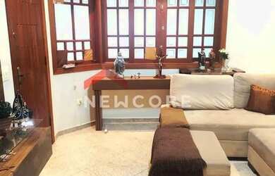 Imagem: A casa possui 3 Dormitórios, 3 Banheiros, 3 Vagas na garagem