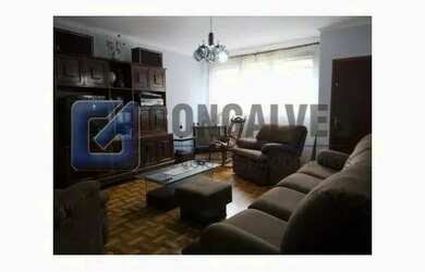 Imagem: A casa possui 3 Dormitórios, 3 Banheiros, 2 Vagas na garagem