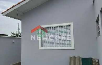 Imagem: A casa possui 2 Dormitórios, 2 Banheiros, 2 Vagas na garagem