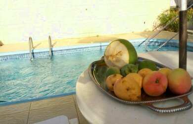 Imagem: A casa possui 2 Dormitórios, 2 Banheiros, 2 Vagas na garagem