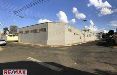 Imagem: O depósito possui 1220m² de Área e está localizado em Campos