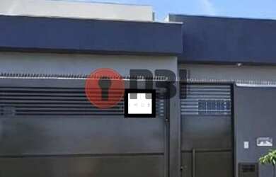 Imagem: A casa possui 2 Dormitórios, 2 Banheiros, 2 Vagas na garagem