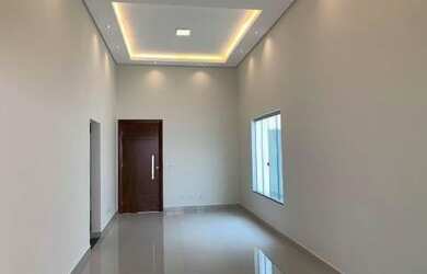 Imagem: A casa possui 3 Dormitórios, 2 Banheiros, 3 Vagas na garagem