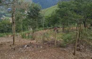 Imagem: O terreno possui 450m² de Área e está localizado em Vargem