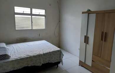 Imagem: A casa possui 2 Dormitórios, 1 Banheiro, 1 Vaga na garagem