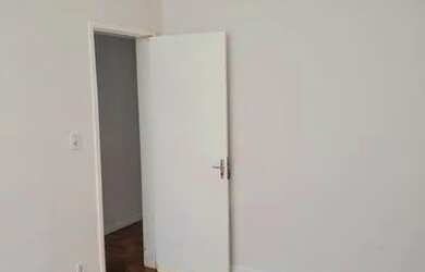 Imagem: O apartamento possui 1 Dormitório, 1 Banheiro, 37m² de Área