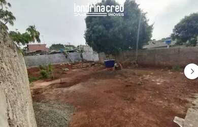 Imagem: O terreno possui 300m² de Área e está localizado em Parque