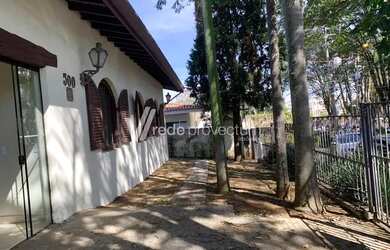 Imagem: A casa possui 5 Dormitórios, 5 Banheiros, 3 Vagas na garagem