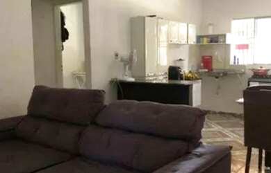 Imagem: A casa possui 2 Dormitórios, 2 Banheiros, 100m² de Área e