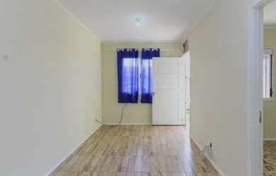 Imagem: A casa possui 2 Dormitórios, 1 Banheiro, 1 Vaga na garagem