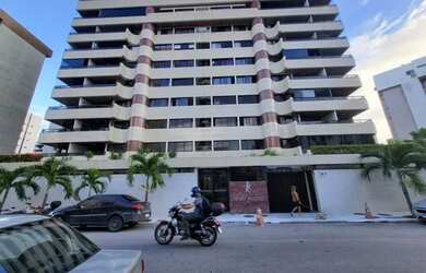 Imagem: O apartamento possui 4 Dormitórios, 5 Banheiros, 2 Vagas na