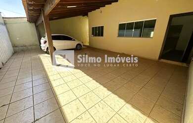 Imagem: A casa possui 3 Dormitórios, 2 Banheiros, 4 Vagas na garagem