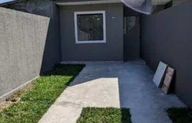 Imagem: A casa possui 2 Dormitórios, 1 Banheiro, 1 Vaga na garagem