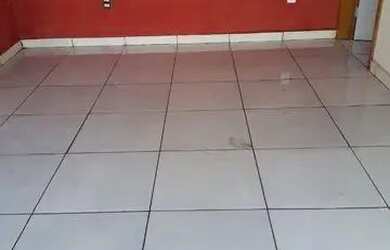 Imagem 2: Casinha vermelha. Varanda, 1 Vaga na garageme2 Dormitórios