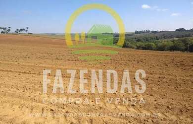 Imagem: A fazenda possui 1.095m² de Área e está localizado em Serra