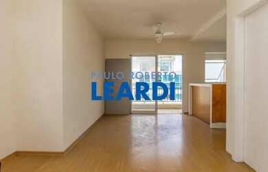 Imagem: O apartamento possui 1 Dormitório, 1 Banheiro, 1 Vaga na garagem