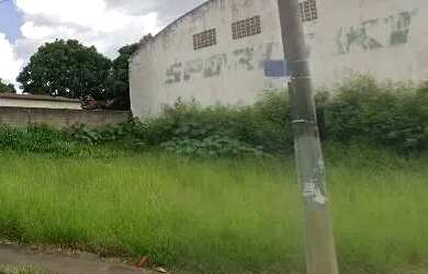 Imagem: O terreno e possui Dormitórios, Suítes, Banheiros, 302-0m²