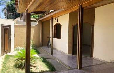 Imagem 2: Casa em Montes Claros, no bairro Cândida Câmara, à venda