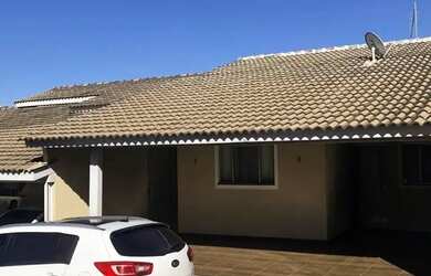 Imagem: A casa possui 2 Dormitórios, 1 Banheiro, 211m² de Área e