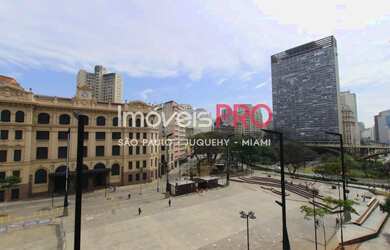 Imagem 15: Predio de tombado , de esquina com grande movimento de pedestre