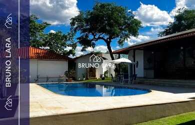 Imagem: A casa em condomínio possui 5 Dormitórios, 5 Banheiros, 5