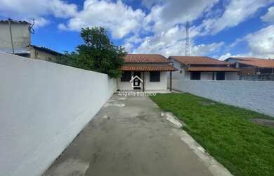 Imagem: A casa à venda possui 2 Dormitórios, 1 Banheiro, 4 Vagas na