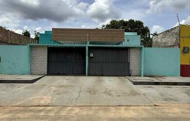 Imagem: A casa possui 2 Dormitórios, 1 Banheiro, 1 Vaga na garagem