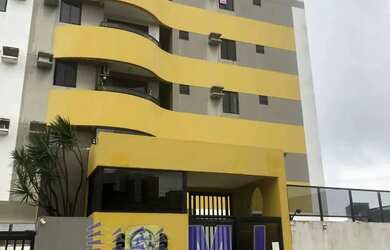 Imagem: O apartamento possui 3 Dormitórios, 1 Banheiro, 2 Vagas na