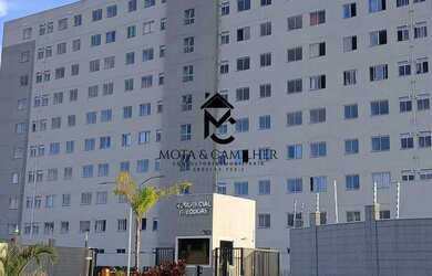 Imagem: O apartamento possui 2 Dormitórios, 1 Banheiro, 1 Vaga na garagem