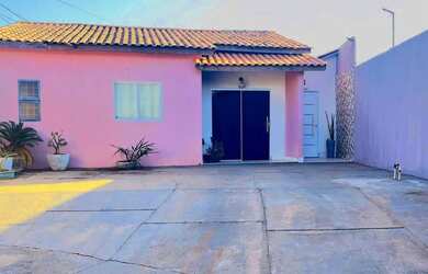Imagem: A casa em condomínio possui 2 Dormitórios, 1 Banheiro, 3 Vagas