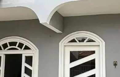 Imagem: A casa em condomínio possui 5 Dormitórios, 4 Banheiros, 2