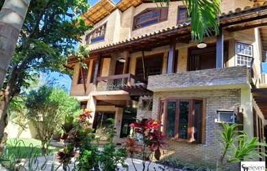 Imagem: A casa possui 5 Dormitórios, 5 Banheiros, 2 Vagas na garagem