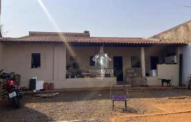 Imagem: A casa possui 1 Dormitório, 1 Banheiro, 42m² de Área e está