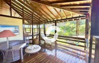 Imagem: A casa em condomínio possui 4 Dormitórios, 3 Banheiros, 2