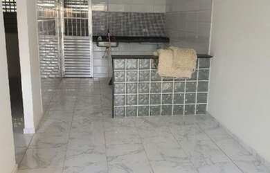 Imagem: A casa possui 2 Dormitórios, 1 Banheiro, 5 Vagas na garagem