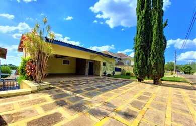 Imagem: A casa em condomínio à venda possui 4 Dormitórios, 5 Banheiros