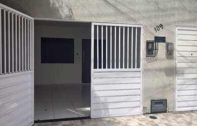 Imagem: A casa possui 3 Dormitórios, 3 Banheiros, 1 Vaga na garagem