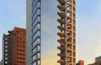 Imagem: O depósito possui 5 Vagas na garagem e 420m² de Área e está