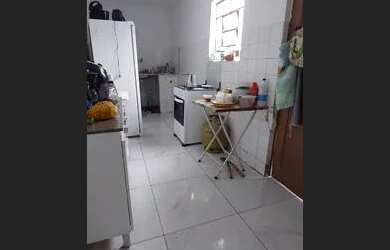 Imagem: A casa possui 3 Dormitórios, 2 Banheiros e está localizado