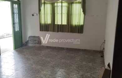 Imagem: A casa à venda possui 2 Dormitórios, 2 Banheiros, 4 Vagas