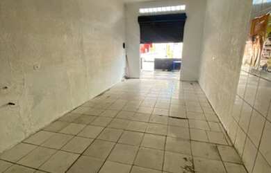 Imagem: O depósito possui 1 Vaga na garagem, 32m² de Área e está